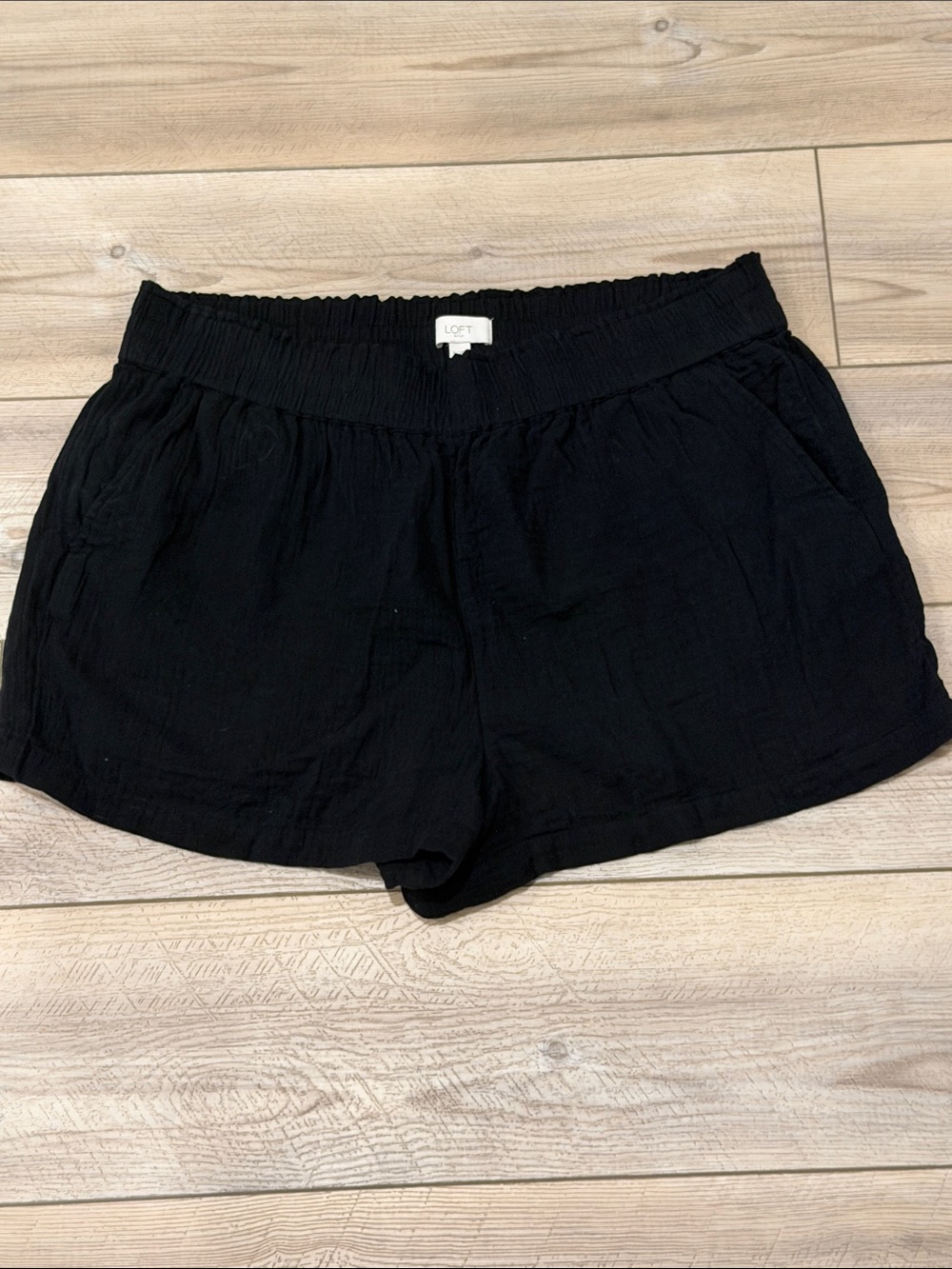 LOFT Black Elastic-Waist Casual Women’s Shorts